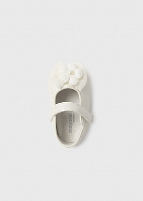 Item: Flower pumps - White Flower pumps - White