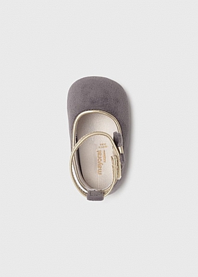 Item: Velvet pumps - Gray Velvet pumps - Gray