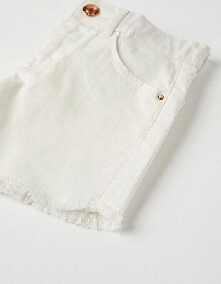 Item: denim shorts white zippy - White denim shorts white zippy - White