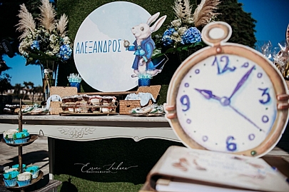 Item: Alexander in Wonderland Alexander in Wonderland